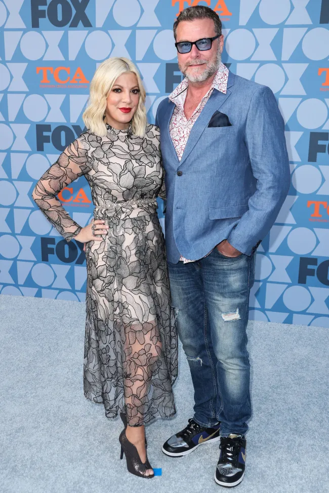 Tori Spelling y Dean McDermott en la fiesta All-Star de FOX Summer TCA 2019.