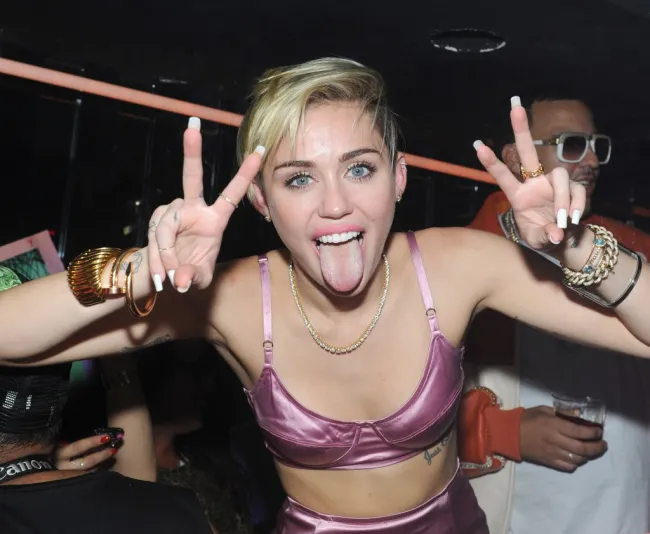 Miley Cyrus con la lengua fuera