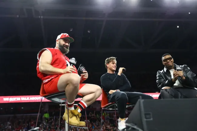 Jason y Travis Kelce con Joe Burrow.