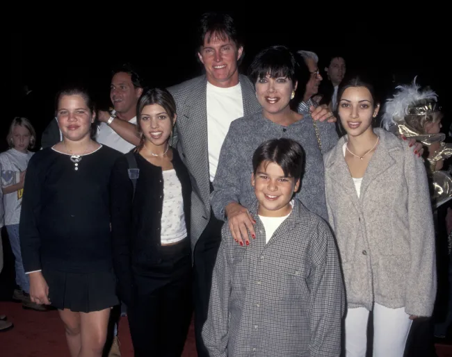 Khloé Kardashian, Kourtney Kardashian, Bruce Jenner, Kris Kardashian, Robert Kardashian y Kim Kardashian
