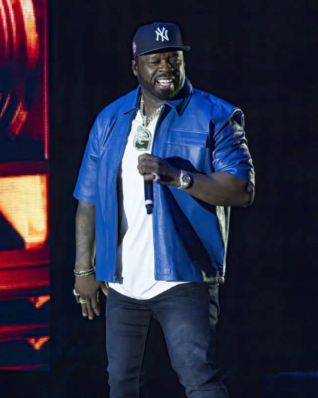 50 Cent actuando en el Dreamville Music Festival 2024.