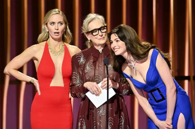 Emily Blunt, Meryl Streep y Anne Hathaway en los Premios SAG 2024.
