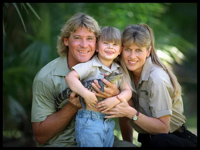 Steve y Terri Irwin con su hija Bindi.