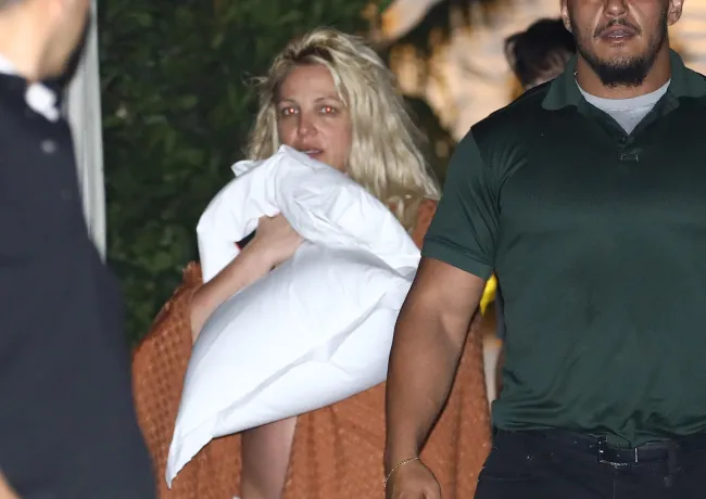 Britney Spears afuera del Chateau Marmont.