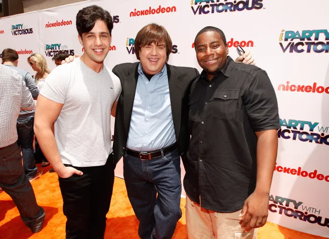 Josh Peck, Dan Schneider y Kenan Thompson en un evento de Nickelodeon 2011.
