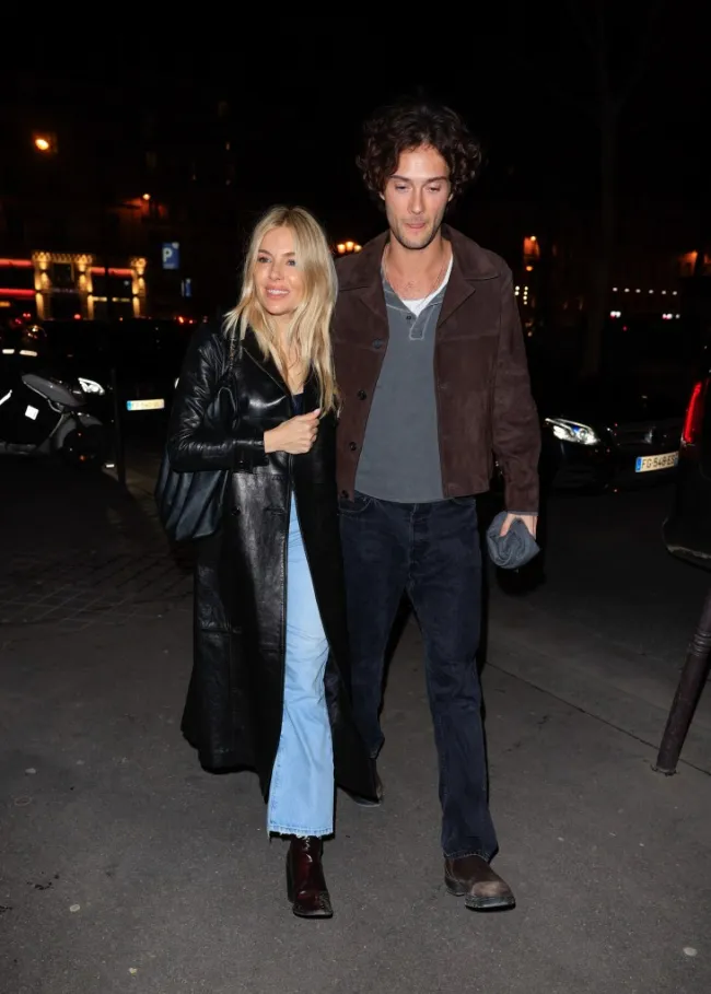 Sienna Miller y Oli Green en París.