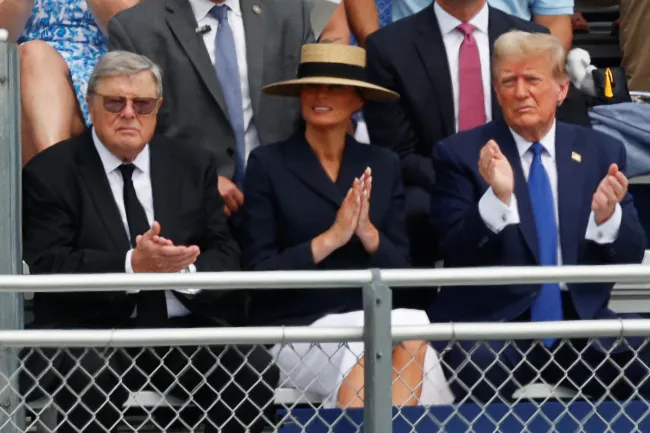 Melania Trump y Donald Trump en la graduación de Barron Trump.