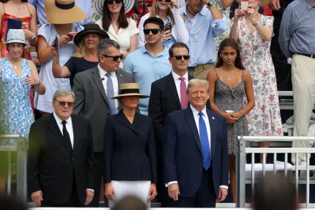 Melania Trump y Donald Trump en la graduación de Barron Trump.