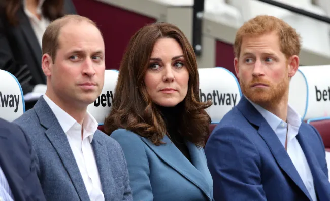 Kate Middleton, el Príncipe William y el Príncipe Harry.