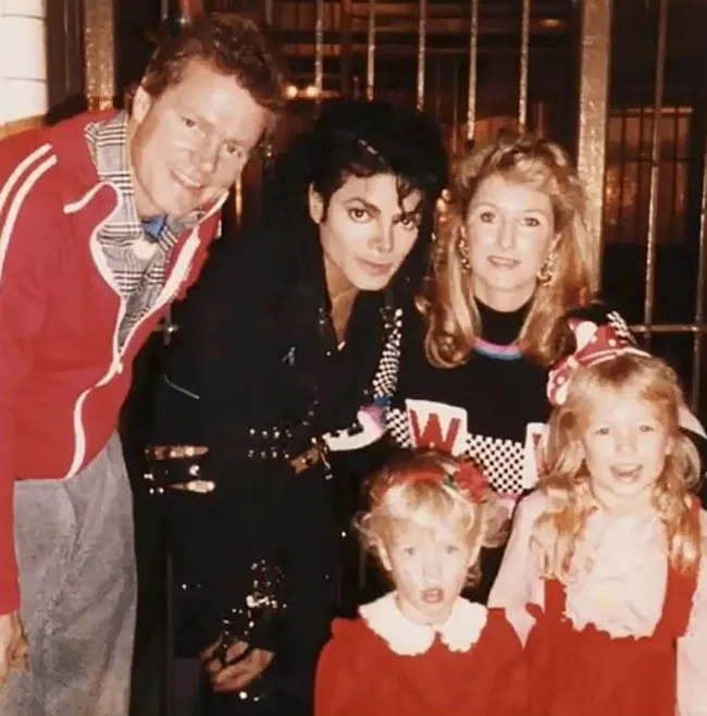 La familia Hilton con Michael Jackson