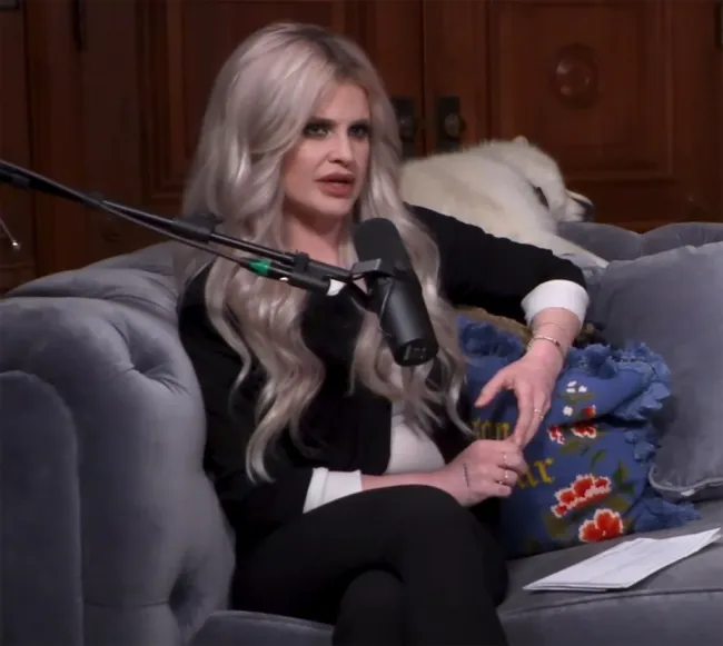 Kelly Osbourne en su podcast.