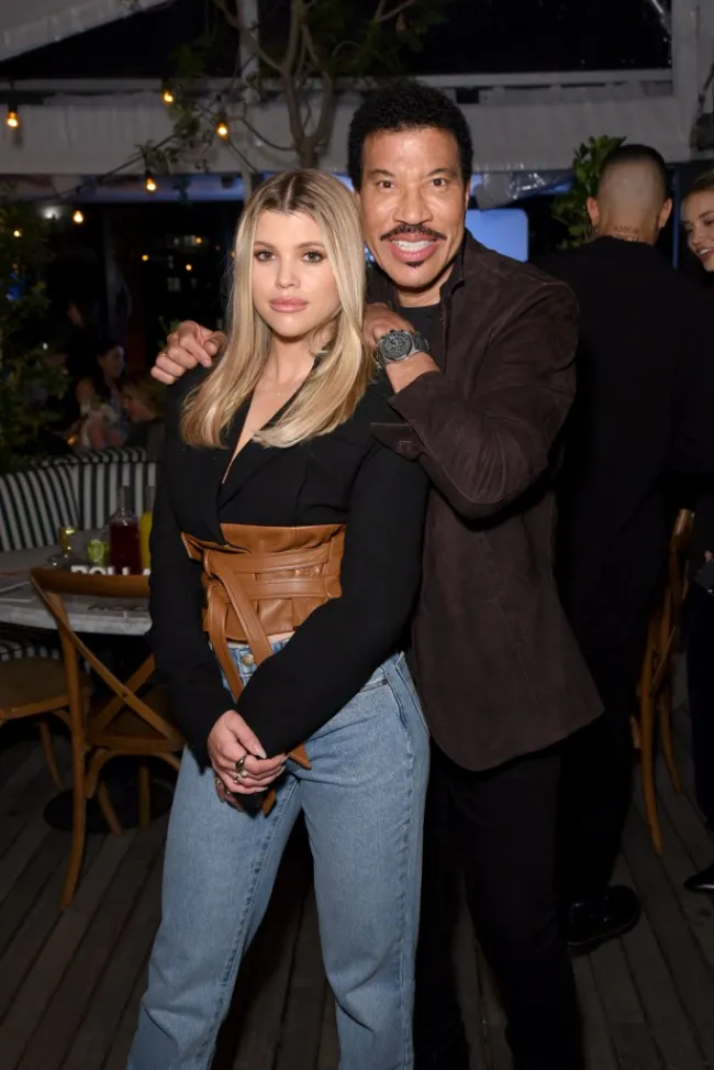 Sofia Richie embarazada en febrero de 2024.