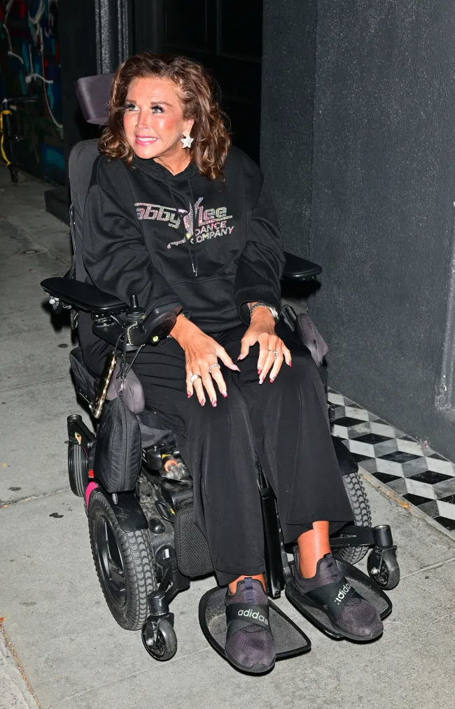 Abby Lee Miller en silla de ruedas