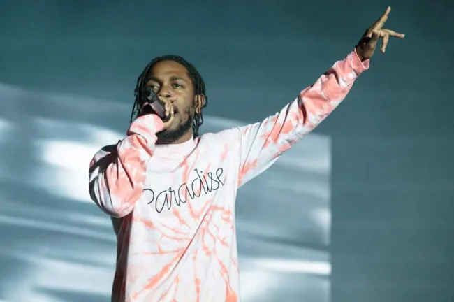 Kendrick Lamar en el escenario.