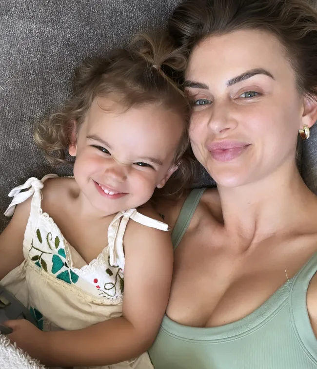 Lala Kent y su hija