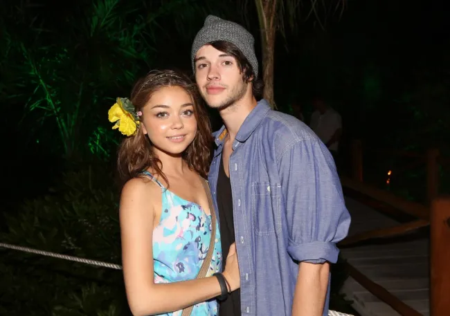 Alfombra roja de Sarah Hyland Matt Prokop en 2014.