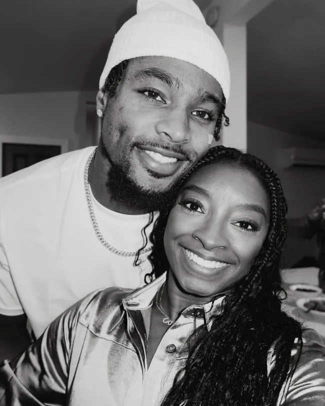 Un selfie de SImone Biles y Jonathan Owens