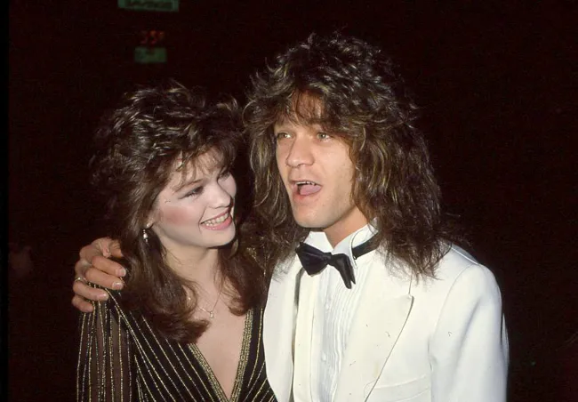 Alerie Bertinelli y Eddie Van Halen en el restaurante Chasens el 20 de marzo de 1983.